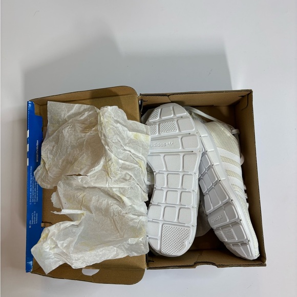 ADIDAS J Swift Runx FY2149 WHITE Athletic Size 5 - Picture 2 of 3